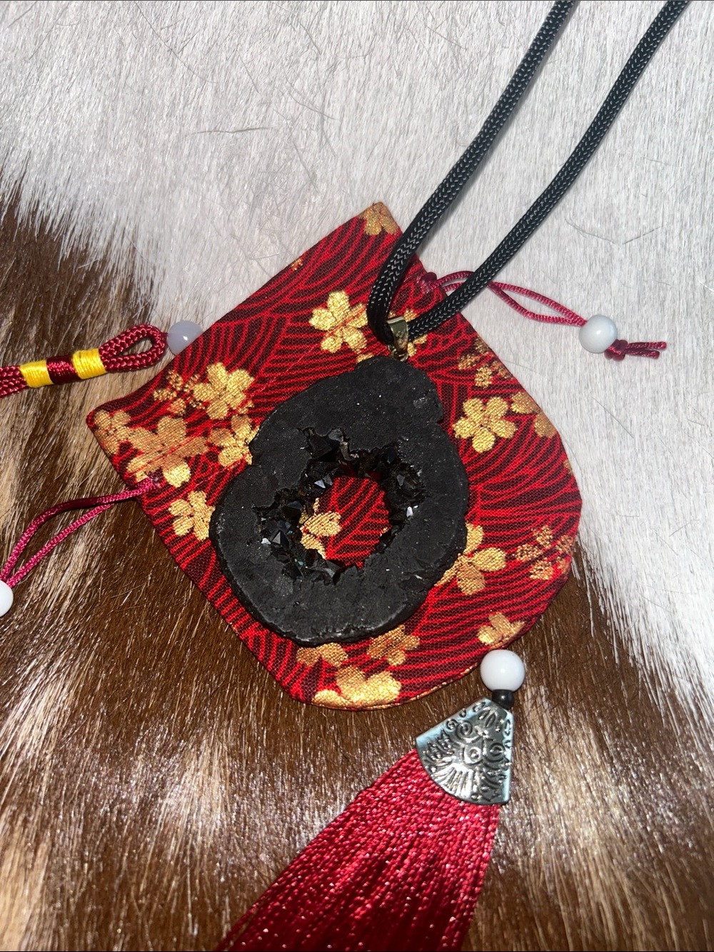 Black Geode 2.5” Pendant Necklace with Red Floral Pouch Adjustable Cord NWOT